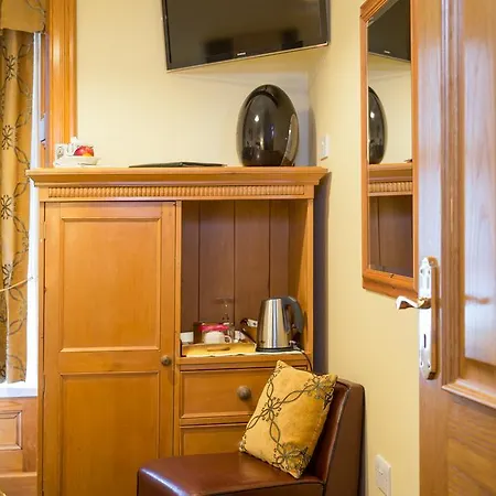 Konukevi Brooklands 5 Star 5*