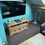 Brooklands 5 Star Konukevi 5*