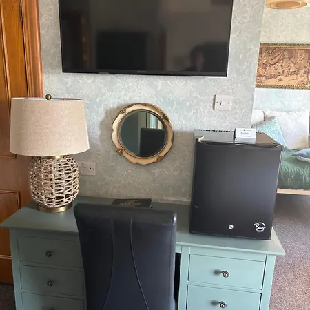 Brooklands Guest house 5*
