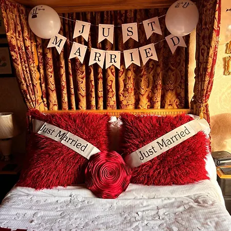 Brooklands Guest house 5*