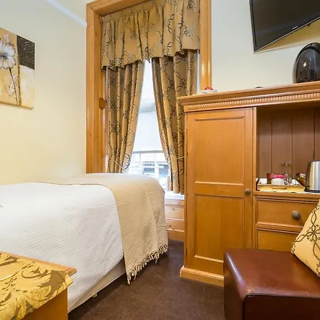Brooklands Guest house 5*